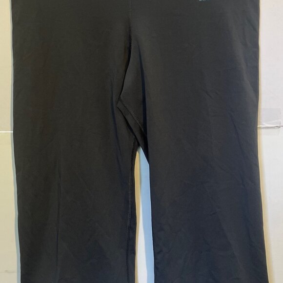 Adidas ClimaCool Cropped Pants Women’s M Black 3/4 Length Athletic Yoga - Picture 1 of 4